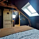 Appartement Les Cles Des Remparts - Prive A Theme Equipe - Atypique - Centre - Gare - Haras - Parking Public Gratuit - Entree Autonome - Wifi - Netflix - Tv Xxl - Lit 160x200