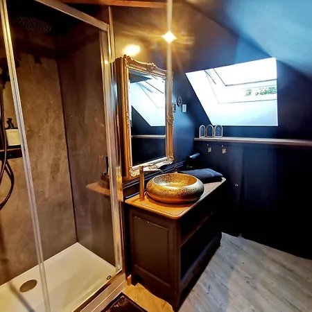 Les Cles Des Remparts - Prive A Theme Equipe - Atypique - Centre - Gare - Haras - Parking Public Gratuit - Entree Autonome - Wifi - Netflix - Tv Xxl - Lit 160x200 Lejlighed Saint-Lô