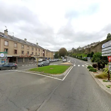 Apartament Les Cles Des Remparts - Prive A Theme Equipe - Atypique - Centre - Gare - Haras - Parking Public Gratuit - Entree Autonome - Wifi - Netflix - Tv Xxl - Lit 160x200 Saint-Lô