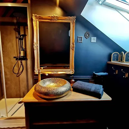 Les Cles Des Remparts - Prive A Theme Equipe - Atypique - Centre - Gare - Haras - Parking Public Gratuit - Entree Autonome - Wifi - Netflix - Tv Xxl - Lit 160x200 *