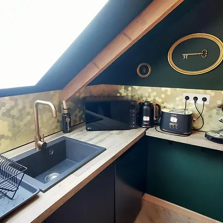 Les Cles Des Remparts - Prive A Theme Equipe - Atypique - Centre - Gare - Haras - Parking Public Gratuit - Entree Autonome - Wifi - Netflix - Tv Xxl - Lit 160x200 Saint-Lô