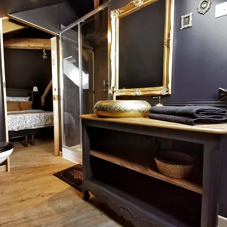 Les Cles Des Remparts - Prive A Theme Equipe - Atypique - Centre - Gare - Haras - Parking Public Gratuit - Entree Autonome - Wifi - Netflix - Tv Xxl - Lit 160x200 * Saint-Lô