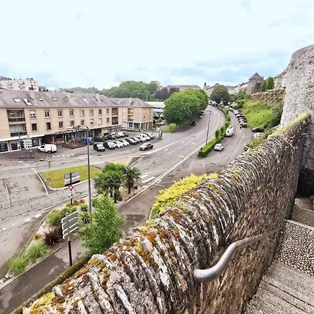 Apartment Les Cles Des Remparts - Prive A Theme Equipe - Atypique - Centre - Gare - Haras - Parking Public Gratuit - Entree Autonome - Wifi - Netflix - Tv Xxl - Lit 160x200 Saint-Lô