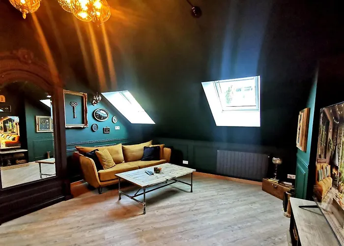 Appartamento Les Cles Des Remparts - Privé à Thème équipé - Atypique - Centre Saint-lô - Gare - Haras - Parking Public Gratuit - Entrée Autonome - Wifi - Netflix - Tv Xxl - Lit 160x200