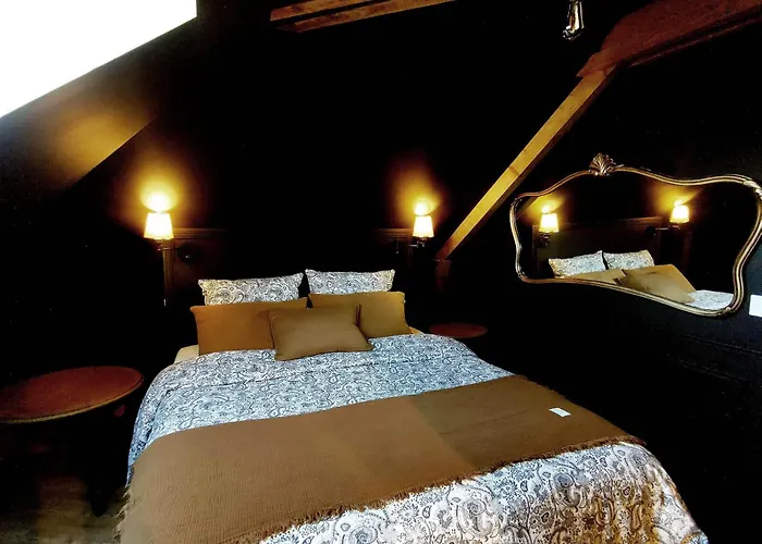 Les Cles Des Remparts - Privé à Thème équipé - Atypique - Centre Saint-lô - Gare - Haras - Parking Public Gratuit - Entrée Autonome - Wifi - Netflix - Tv Xxl - Lit 160x200 * Saint-Lo