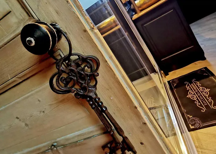 Les Cles Des Remparts - Privé à Thème équipé - Atypique - Centre Saint-lô - Gare - Haras - Parking Public Gratuit - Entrée Autonome - Wifi - Netflix - Tv Xxl - Lit 160x200