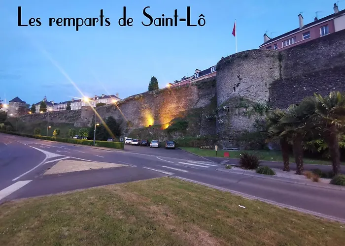 Les Cles Des Remparts - Privé à Thème équipé - Atypique - Centre Saint-lô - Gare - Haras - Parking Public Gratuit - Entrée Autonome - Wifi - Netflix - Tv Xxl - Lit 160x200 * Saint-Lo