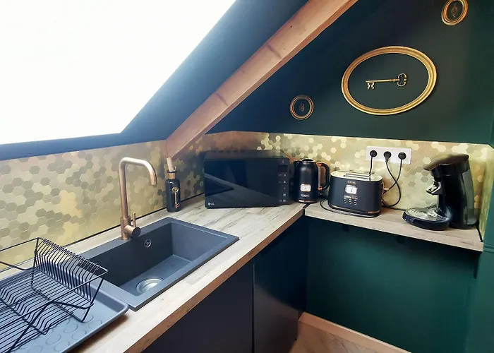 Les Cles Des Remparts - Privé à Thème équipé - Atypique - Centre Saint-lô - Gare - Haras - Parking Public Gratuit - Entrée Autonome - Wifi - Netflix - Tv Xxl - Lit 160x200 Saint-Lo