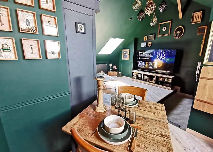 Les Cles Des Remparts - Privé à Thème équipé - Atypique - Centre Saint-lô - Gare - Haras - Parking Public Gratuit - Entrée Autonome - Wifi - Netflix - Tv Xxl - Lit 160x200 *