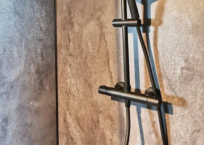 Appartamento Les Cles Des Remparts - Privé à Thème équipé - Atypique - Centre Saint-lô - Gare - Haras - Parking Public Gratuit - Entrée Autonome - Wifi - Netflix - Tv Xxl - Lit 160x200 *