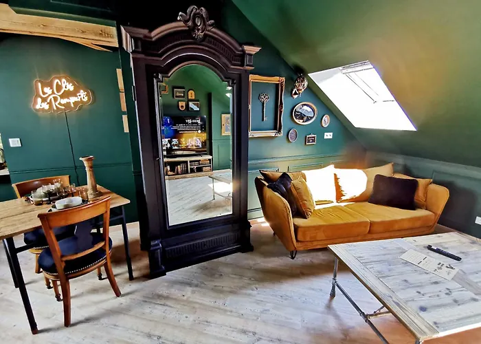 Appartamento Les Cles Des Remparts - Privé à Thème équipé - Atypique - Centre Saint-lô - Gare - Haras - Parking Public Gratuit - Entrée Autonome - Wifi - Netflix - Tv Xxl - Lit 160x200 *